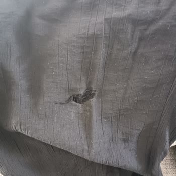 Zara Mağazası Pantolon Yırtılması