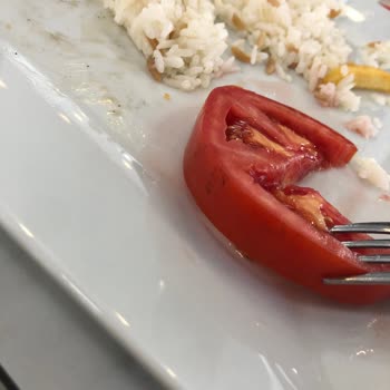 Köfteci Ramiz Cevahir AVM'de Kalitesiz Yemek Deneyimi