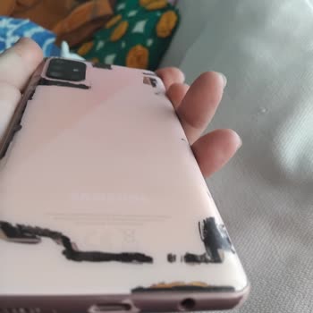 Danıştek Samsung A51 Ekran Değişimi Sonrası Arka Kapak Hasarı