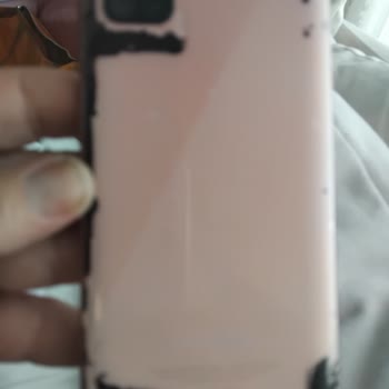 Danıştek Samsung A51 Ekran Değişimi Sonrası Arka Kapak Hasarı