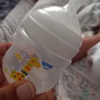 Wee Baby Natural Biberon Akıtıyor