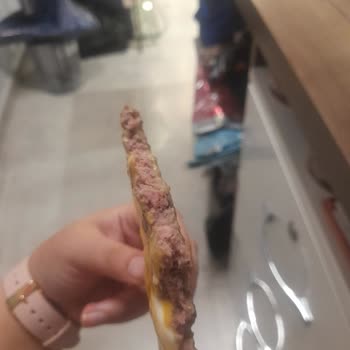 Burger King Çiğ Etli Hamburger!