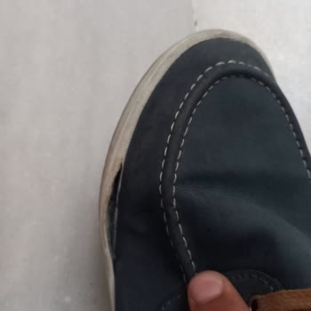 FLO Ayakkabı Ürününüzün Arkasında Durun