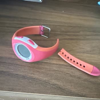 Decathlon Saatin Pili Bitmeden Kordonu Koptu