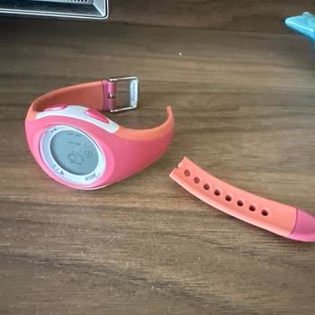 Decathlon Saatin Pili Bitmeden Kordonu Koptu