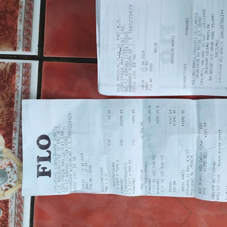 FLO Ayakkabı FLO Mağazasından Aldığım Ayakkabının İpleri Farklı Çıktı Değiştirmiyor