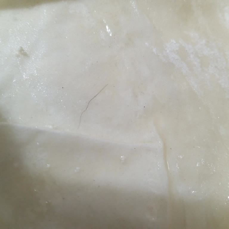 Hakmar Marketin Yufkasından Kıl Cıktı