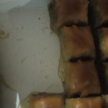 Kervan Pastaneleri Pastadan Kıl Çıktı