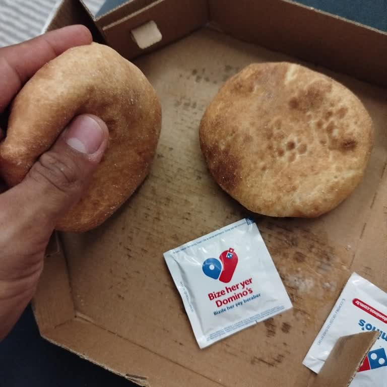 Domino's Pizza Hamburger Deneyimi Hayal Kırıklığı Yarattı