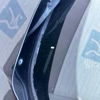 BMW F30 Cam Fitili Kronik Çatlama