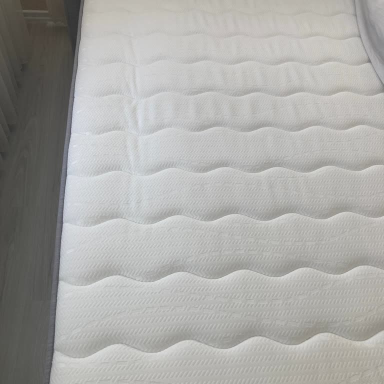 Lova Yatak 6 Ayda Çöken Lova, Luxembourg Yatak