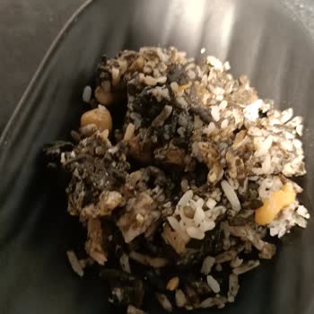 Yayla Bakliyat Hazır Tavuk Pilav Aldım İçi Kurtlanmış Ve Küflü Çıktı