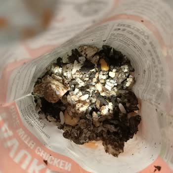 Yayla Bakliyat Hazır Tavuk Pilav Aldım İçi Kurtlanmış Ve Küflü Çıktı