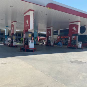 Petrol Ofisi Aracımın Camını Kırdılar Sorumluluk Almıyorlar