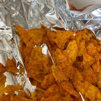 Patos Cipsten Kesilmiş Tırnak Cıktı