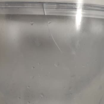 Brita Sürahide Çatlaklar Oluştu