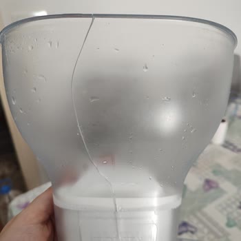 Brita Sürahide Çatlaklar Oluştu