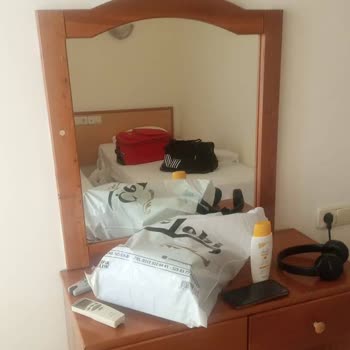 Grand Hotel Derin Oda Rezervasyonunda Yaşanan Sorun Ve Memnuniyetsizlik