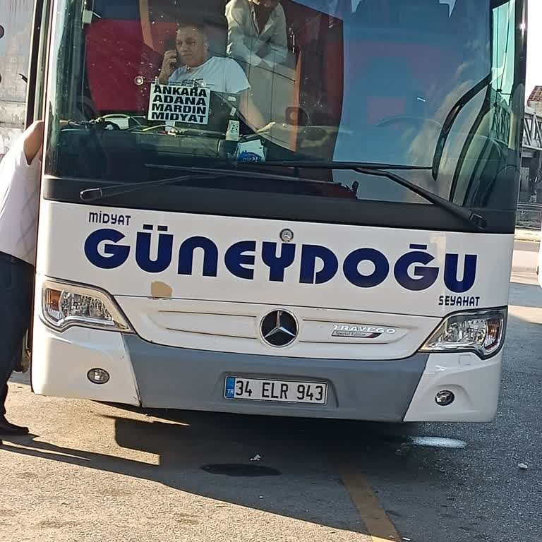 Midyat Güneydoğu Seyahat Külüstür Otobüs Lerle Yolculuk