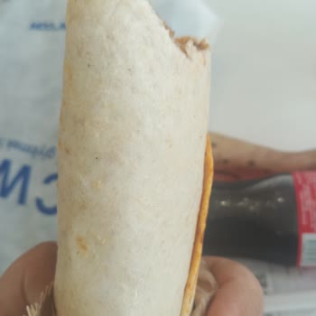 Dürümle Çiğ Ürün Ve Az Malzeme