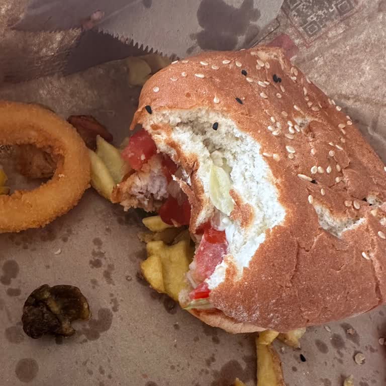Popeyes İnsanları Hayvan Yerine Koyuyor