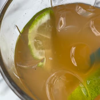 Alaçatı Muhallebicisi Alaçatı'da Bardağımdan Çürümüş Nane Ve Kıl Çıktı