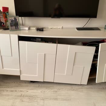 Vivense Konsol Ortasından Göçtü