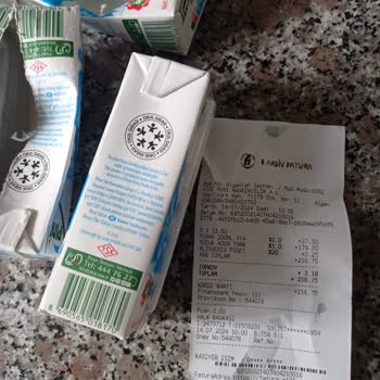 Pınar Süt Bozuk Ve Çamur Gibi