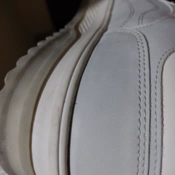 Trendyol Bershka Gelen Ayakkabıların Taban Kenarlarının Patlaması