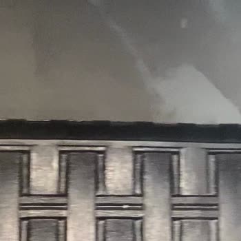 Vestel 43UA9631 TV Alt Panel Açıklığı
