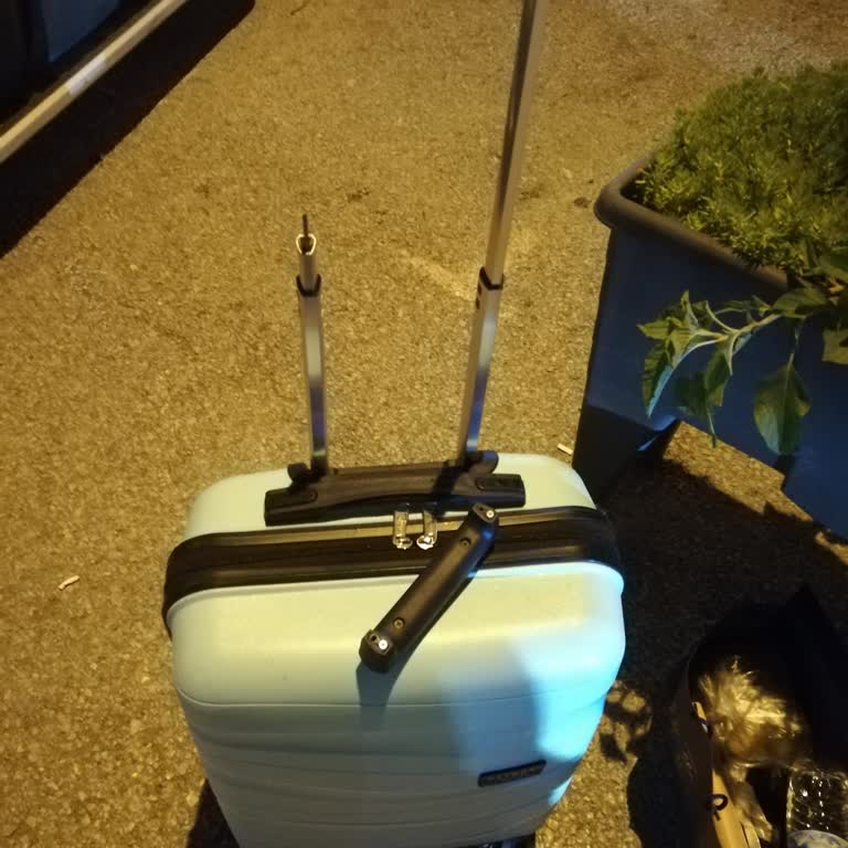 İDO Deniz Otobüsü Çalışanı Valizimi Kırdı