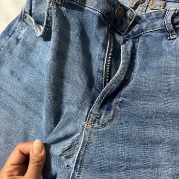 Trendyol 2 Yıkamaya Yırtılan Kot Yapmış Stradivarius