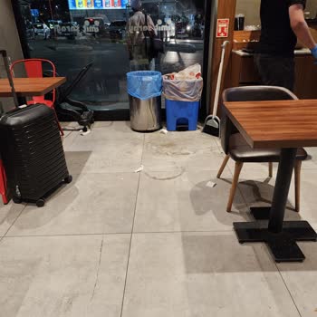 Simit Sarayı Sabiha Gökçen Havalimanı Dış Hatlar Terminali