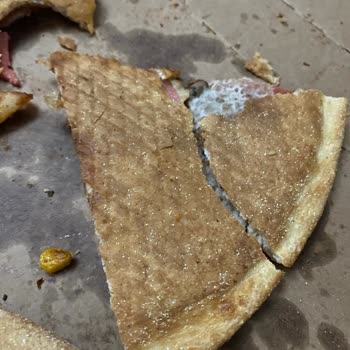 Domino's Pizza: Siparişimdeki Yanık Ve Kupkuru Pizza Sorunu