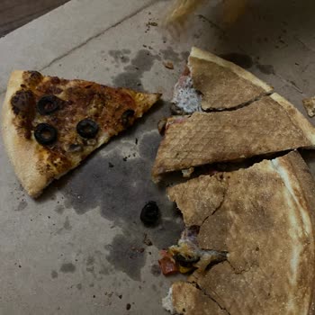 Domino's Pizza: Siparişimdeki Yanık Ve Kupkuru Pizza Sorunu