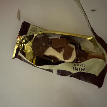 Migros Magnum Mini Küflü, Kırık Çıktı