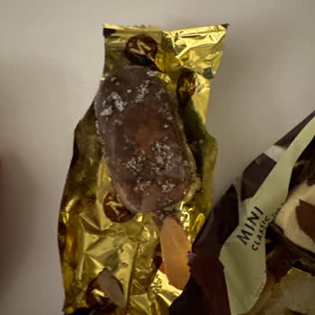 Migros Magnum Mini Küflü, Kırık Çıktı