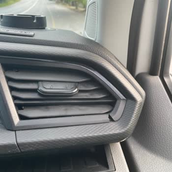 Volkswagen Transporter In Sağı Solu Çatlıyor