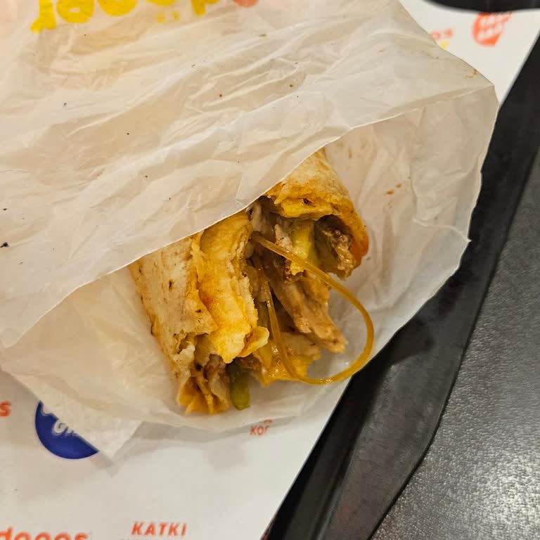 Donas Dürümün İçinden Yenilemez Maddeler Çıkıyor