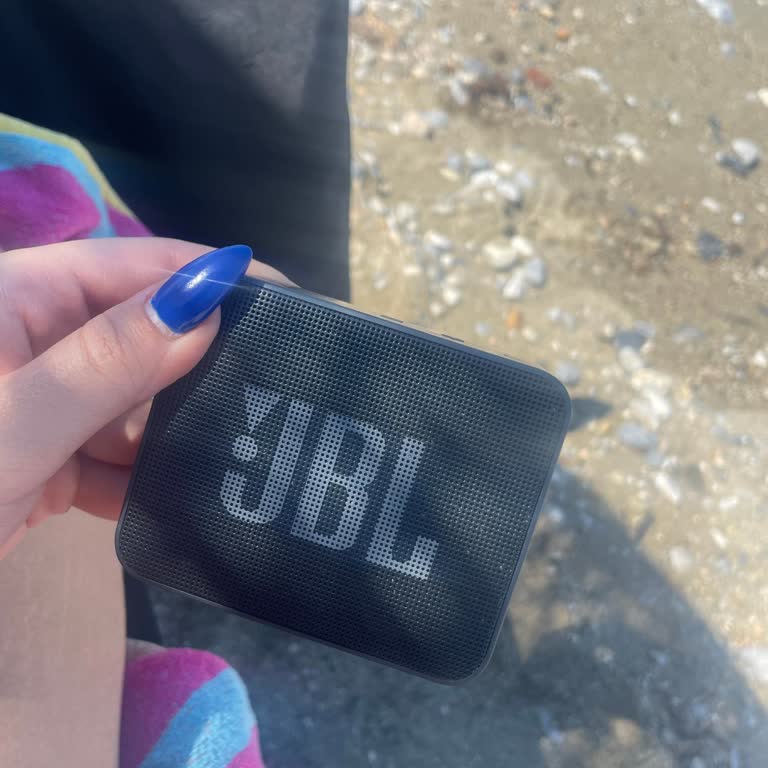 JBL Hoparlör Kapanıp Duruyor