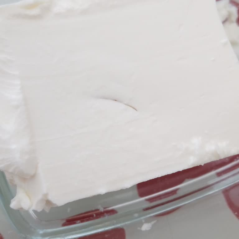 Dost Süt Dost Süzme Peynirden Kıl Çıktı