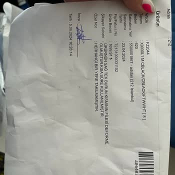 Adidas Ürününün Arkasında Durmuyor