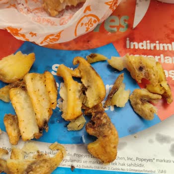 Popeyes'te Sağlıksız Ve Pişmemiş Ürünler