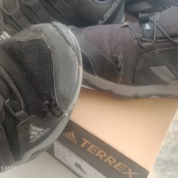 In Street Adidas Terrex Yanlardan Patlaması