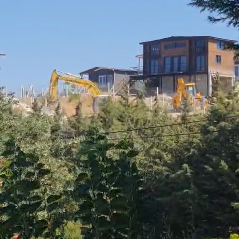 Seferihisar Belediyesi Seferihisar Doğankent Yan Arsada İmarsız Evlere Kim Müsaade Etti