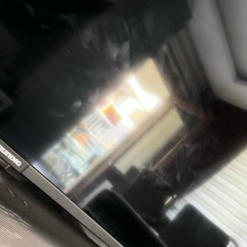 Grundig TV Ekran Lekesi