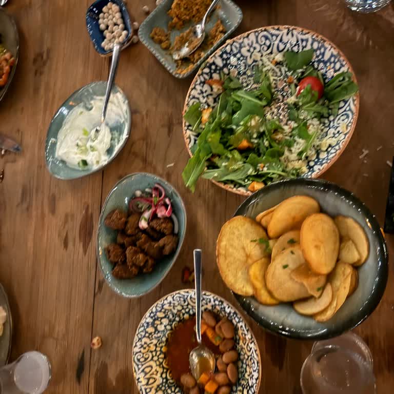 Esnaf Alaçatı'da 3 Kase Mezeye 16bin Lira Ödedik!