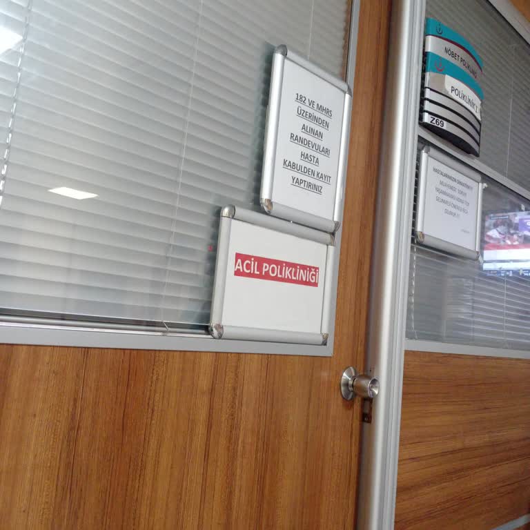 Yalova Ağız ve Diş Sağlığı Merkezi Acil Doktorunun Lakayıt Ve Rahatlığı