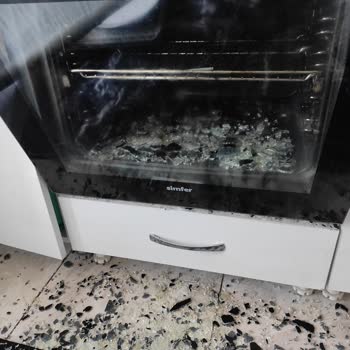 Simfer Fırının İç Camı Patladı