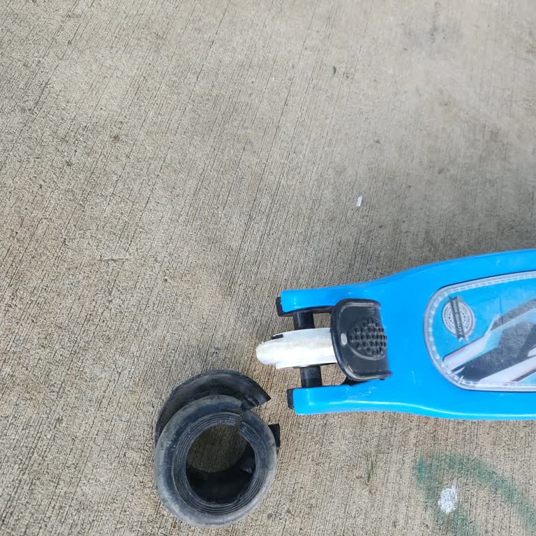 Pilsan Scooter'ın Arka Tekerleği Düz Yolda Parçalandı